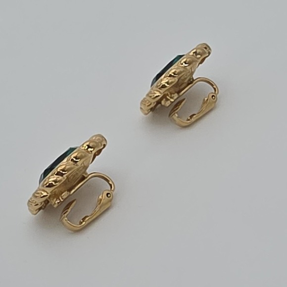Vintage SWAROVSKI Signed Earrings Green Crystal 18k Yellow Gold Plate Clip-On - Picture 7 of 13